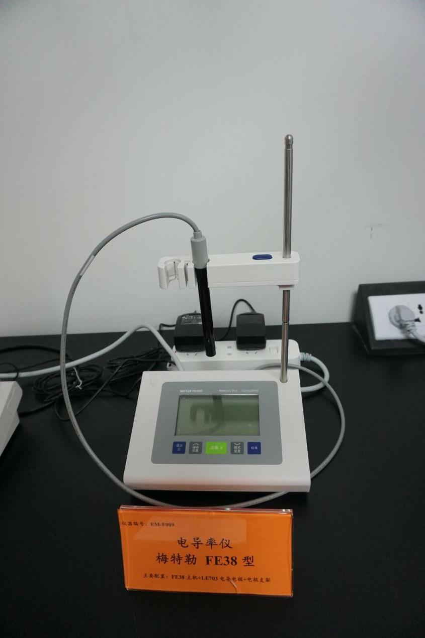 Mettler-Toledo FE38 Conductivity Meter 